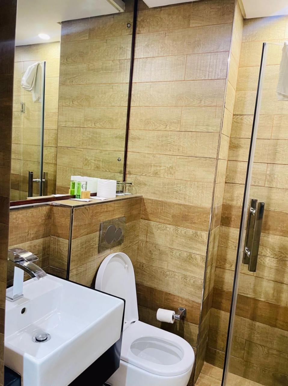 Aquarian Tide Hotel Gaborone Esterno foto